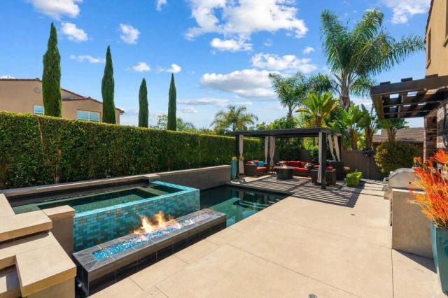 809 Dolphin Circle, Encinitas, CA 92024