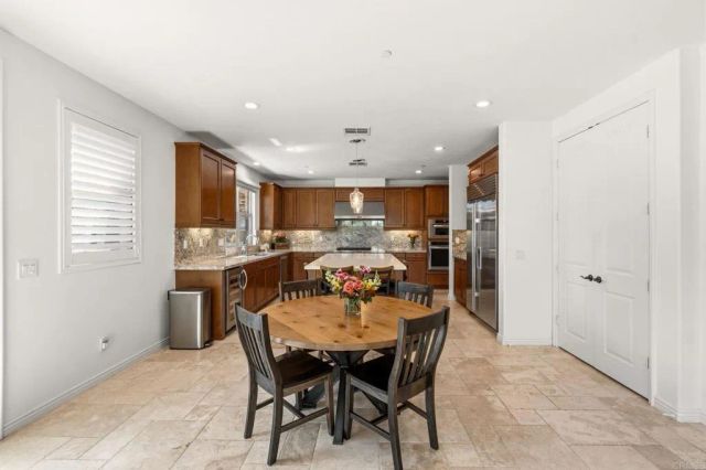 809 Dolphin Circle, Encinitas, CA 92024