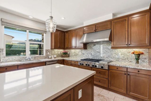 809 Dolphin Circle, Encinitas, CA 92024