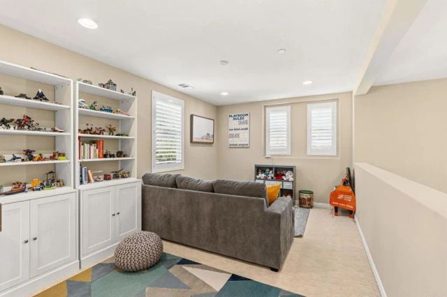 809 Dolphin Circle, Encinitas, CA 92024