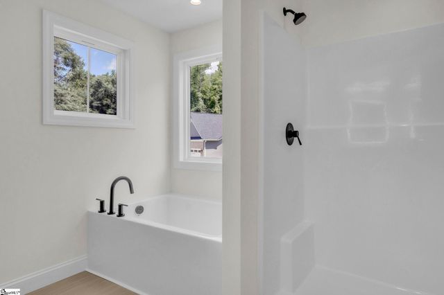 6 Eastwood Court, Taylors, SC 29687