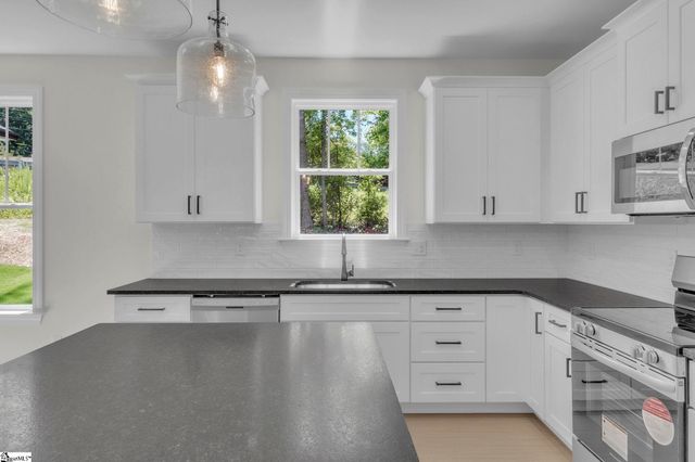 6 Eastwood Court, Taylors, SC 29687