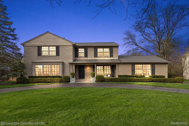 2684 Bradway Boulevard, Bloomfield Hills, MI 48301