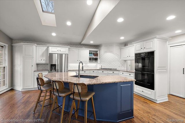 2684 Bradway Boulevard, Bloomfield Hills, MI 48301