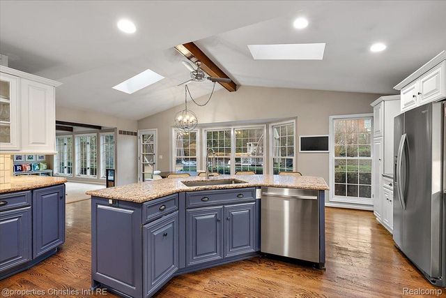 2684 Bradway Boulevard, Bloomfield Hills, MI 48301