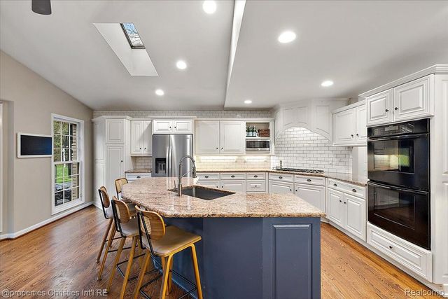 2684 Bradway Boulevard, Bloomfield Hills, MI 48301