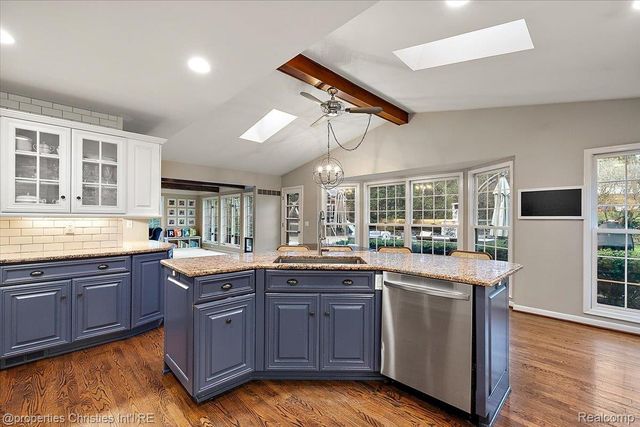 2684 Bradway Boulevard, Bloomfield Hills, MI 48301