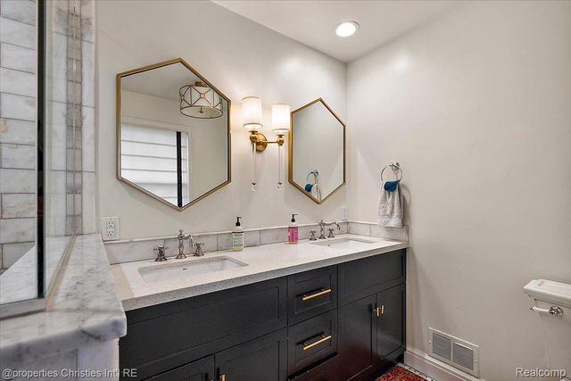 2684 Bradway Boulevard, Bloomfield Hills, MI 48301