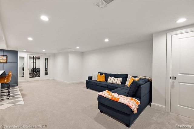 2684 Bradway Boulevard, Bloomfield Hills, MI 48301