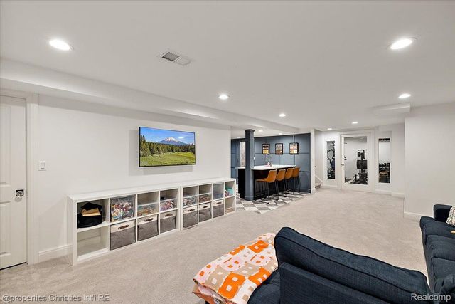 2684 Bradway Boulevard, Bloomfield Hills, MI 48301