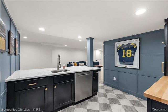 2684 Bradway Boulevard, Bloomfield Hills, MI 48301