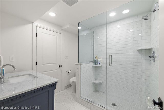 2684 Bradway Boulevard, Bloomfield Hills, MI 48301