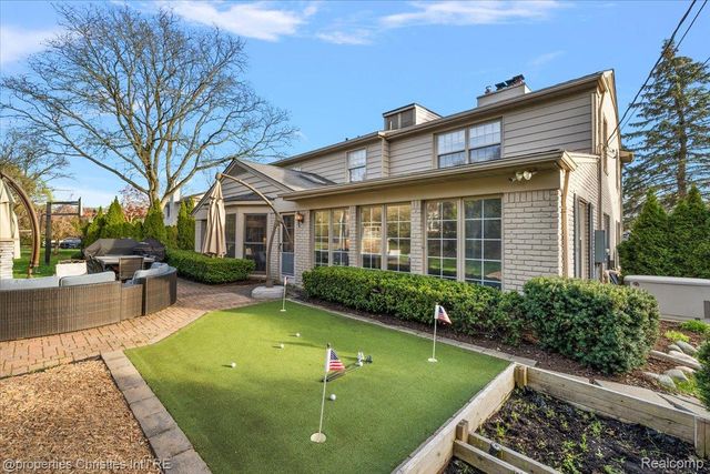 2684 Bradway Boulevard, Bloomfield Hills, MI 48301