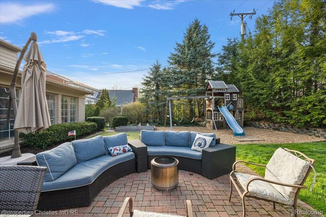 2684 Bradway Boulevard, Bloomfield Hills, MI 48301
