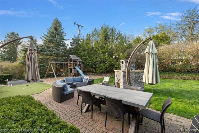 2684 Bradway Boulevard, Bloomfield Hills, MI 48301