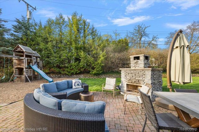 2684 Bradway Boulevard, Bloomfield Hills, MI 48301