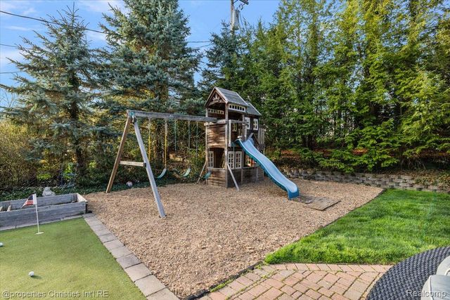 2684 Bradway Boulevard, Bloomfield Hills, MI 48301