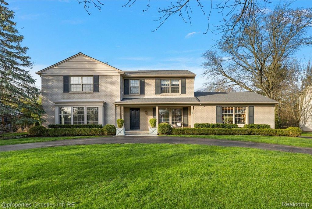 2684 Bradway Boulevard, Bloomfield Hills, MI 48301