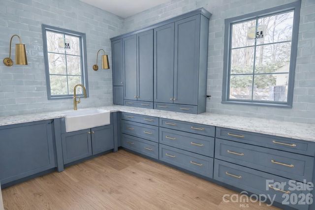 125 Randstone Court, Charlotte, NC 28211