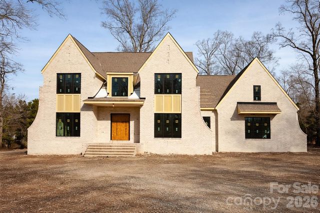 125 Randstone Court, Charlotte, NC 28211