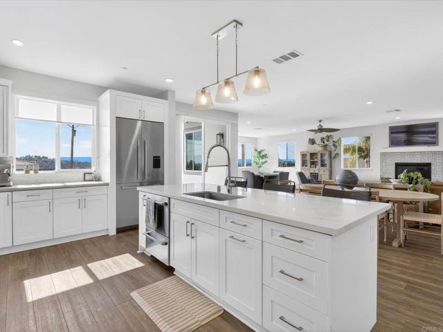 1858 Avocado Rd, Oceanside, CA 92054