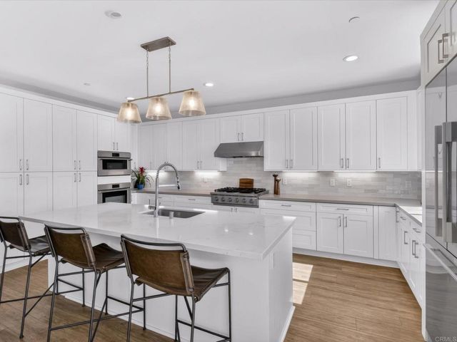 1858 Avocado Rd, Oceanside, CA 92054