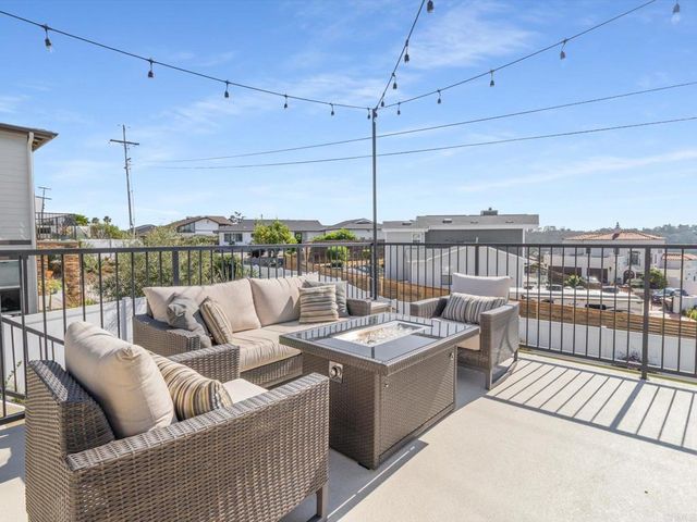 1858 Avocado Rd, Oceanside, CA 92054