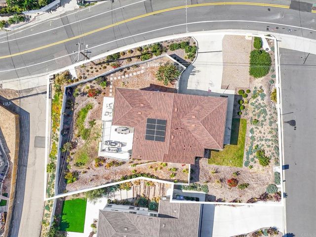 1858 Avocado Rd, Oceanside, CA 92054