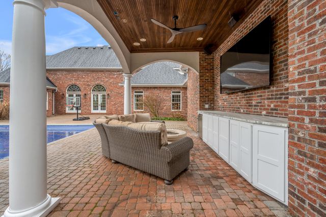 1056 High Point Drive, Nicholasville, KY 40356