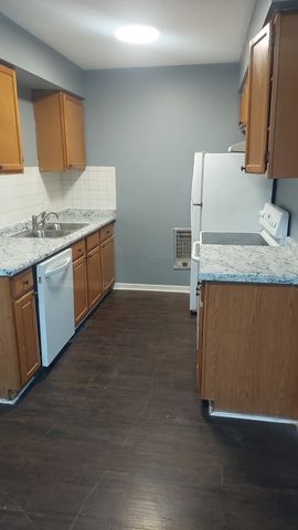 3303 Colgate Avenue 3303, Zion, IL 60099