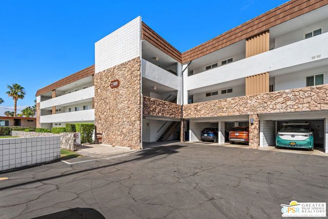 2300 S Palm Canyon Drive 31, Palm Springs, CA 92264