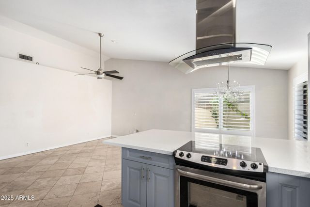 8648 S KENWOOD Lane, Tempe, AZ 85284