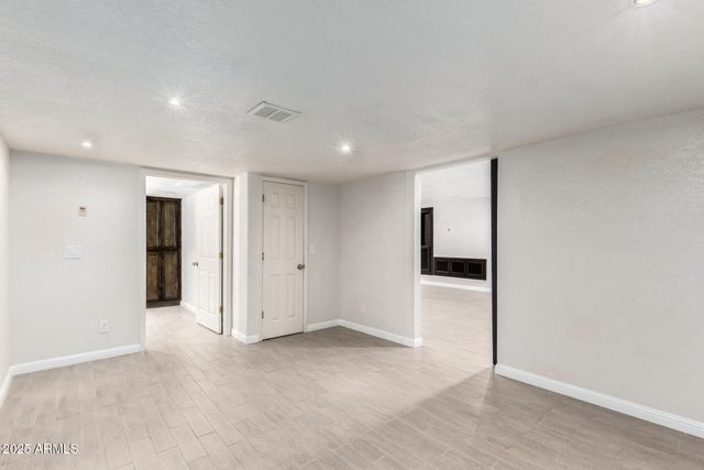 8648 S KENWOOD Lane, Tempe, AZ 85284