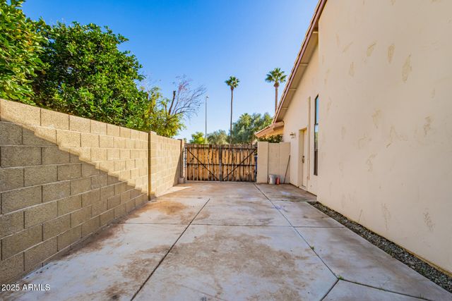 8648 S KENWOOD Lane, Tempe, AZ 85284
