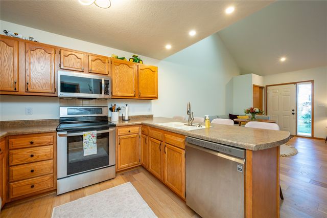 555 SE Laurel Street 2, Waukee, IA 50263