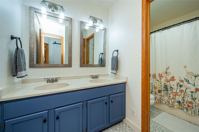 555 SE Laurel Street 2, Waukee, IA 50263