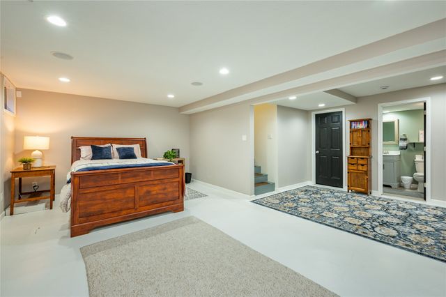 555 SE Laurel Street 2, Waukee, IA 50263