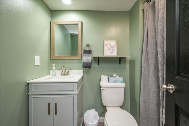 555 SE Laurel Street 2, Waukee, IA 50263