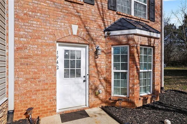 1942 Grove Way, Hampton, GA 30228