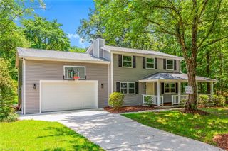 1105 Century Park Avenue, Kernersville, NC 27284