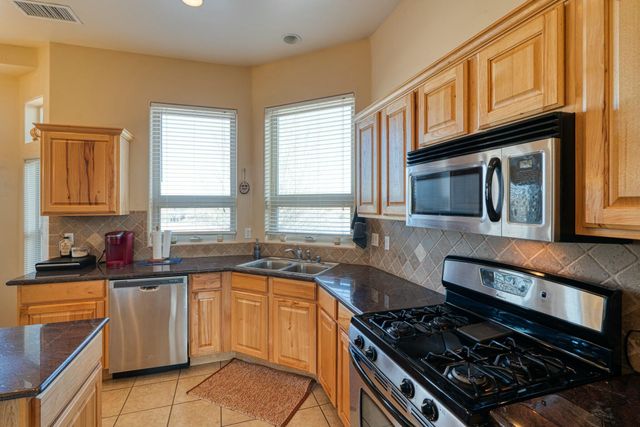 6809 CHAPINGO Road NE, Rio Rancho, NM 87144