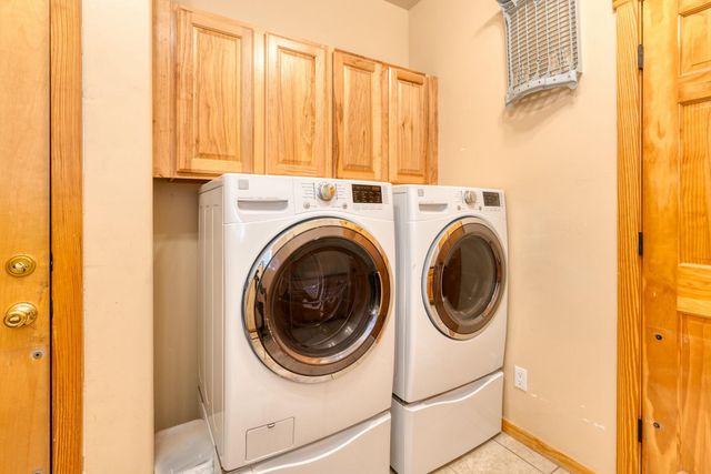 6809 CHAPINGO Road NE, Rio Rancho, NM 87144