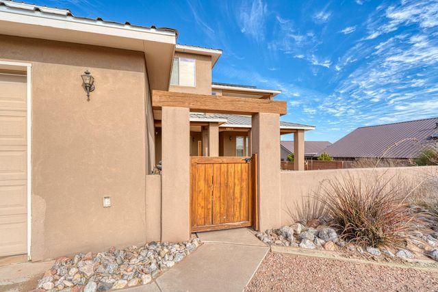 6809 CHAPINGO Road NE, Rio Rancho, NM 87144