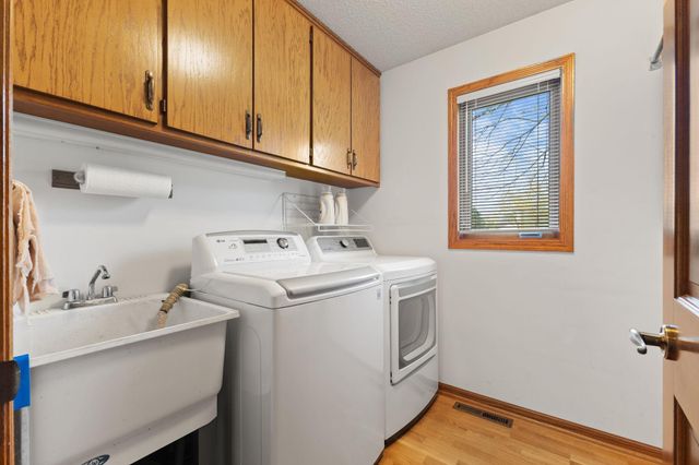 8917 Cambridge Avenue, Brooklyn Park, MN 55443