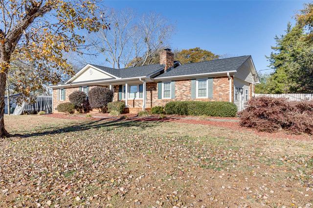 216 Hickory Drive, Easley, SC 29642