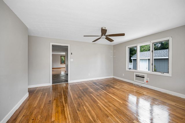 57 Glenmere St, Lowell, MA 01852