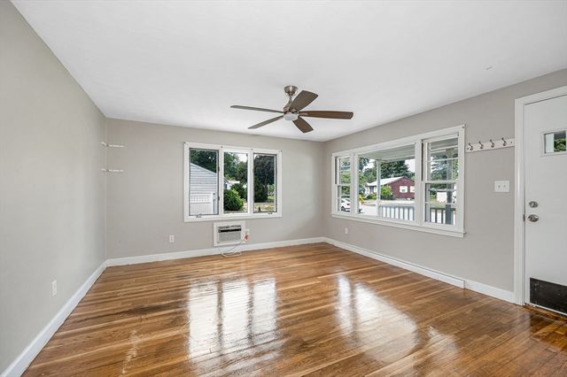 57 Glenmere St, Lowell, MA 01852