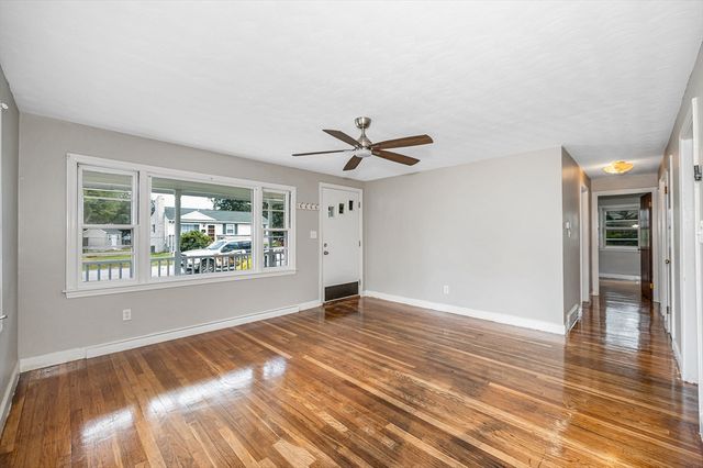 57 Glenmere St, Lowell, MA 01852