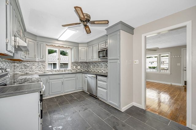 57 Glenmere St, Lowell, MA 01852