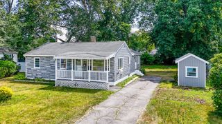 57 Glenmere St, Lowell, MA 01852